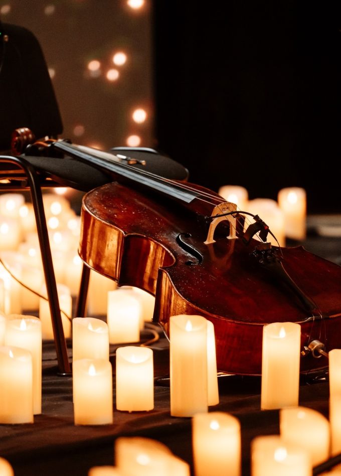 HighTime Orchestra. Свидание в Париже при 1000 свечей